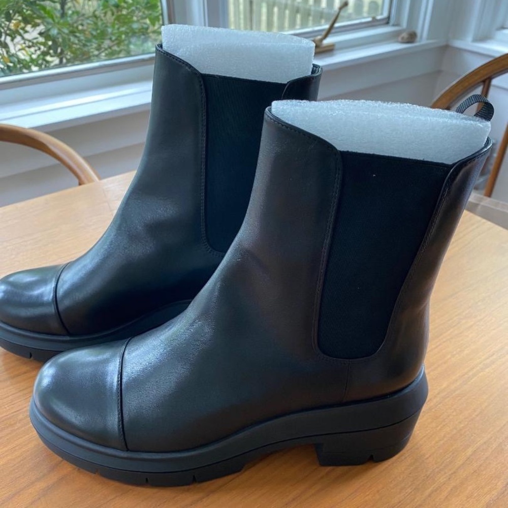 Stuart Weitzman Norah Boots Size 10.5 in Black